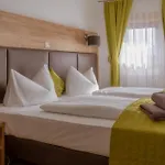 Weinhotel Des Riesling Zum Gruenen Kranz فندق 3*