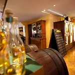 Weinhotel Des Riesling Zum Gruenen Kranz 3*