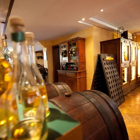Weinhotel Des Riesling Zum Gruenen Kranz 3*