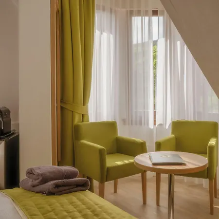 Weinhotel Des Riesling Zum Gruenen Kranz רודסהיים אם ריין