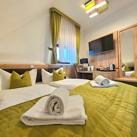 מלון Weinhotel Des Riesling Zum Gruenen Kranz