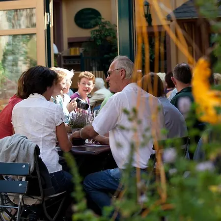 Otel Weinhotel Des Riesling Zum Gruenen Kranz 3*