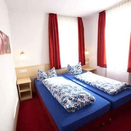 Weinhotel Des Riesling Zum Gruenen Kranz Otel