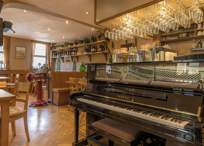 Hotell Weinhotel Des Riesling Zum Gruenen Kranz 3*