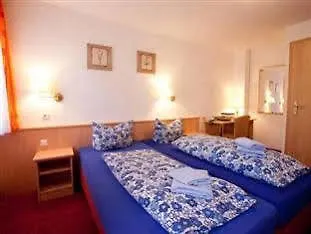 Weinhotel Des Riesling Zum Gruenen Kranz 3*